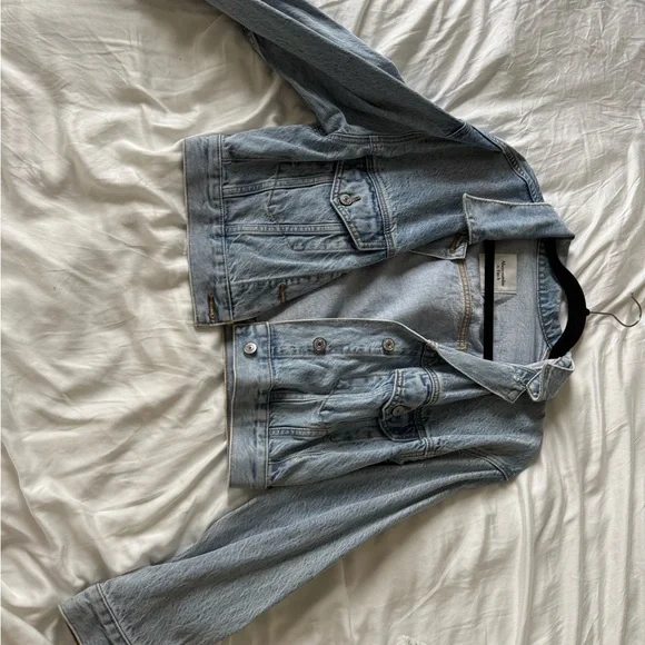 Abercrombie Cropped Denim Jacket - Picture 1 of 2